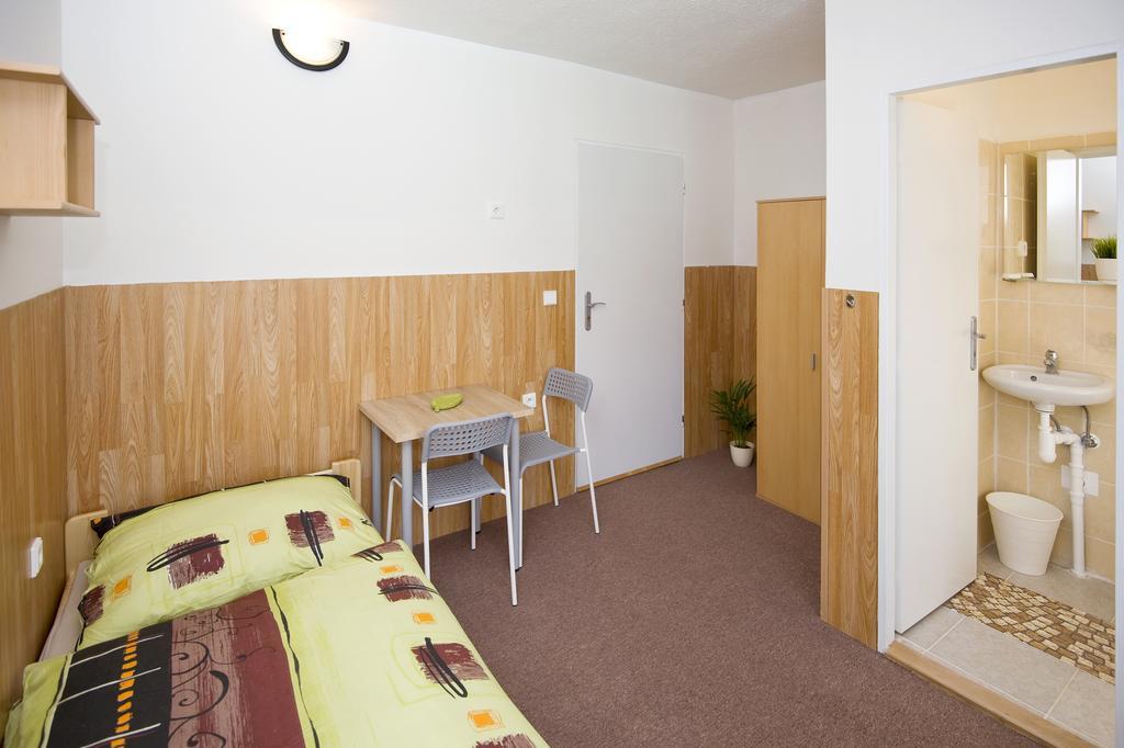 Penzion Ostrava-Levne Ubytovani Exteriör bild